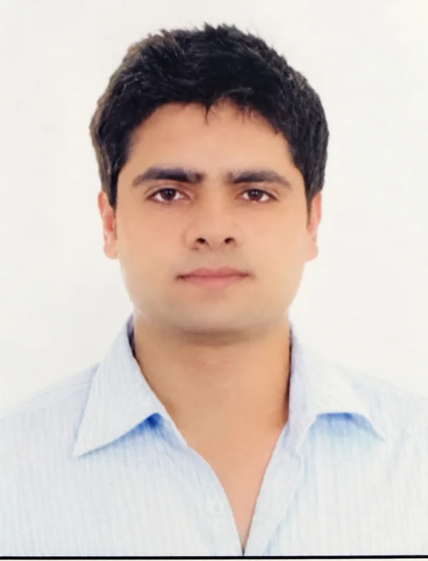Nikhil Arora, Sales and operations